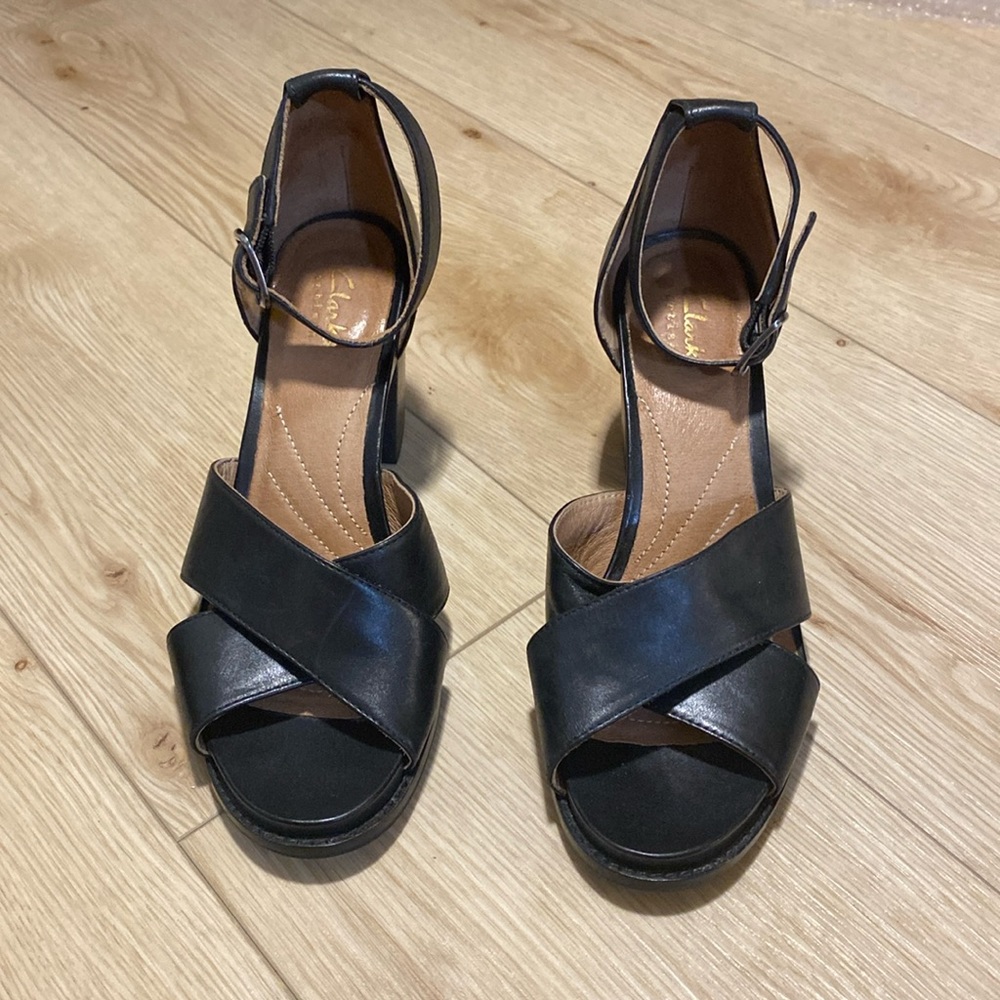 NWOT Black Leather Clark Heels